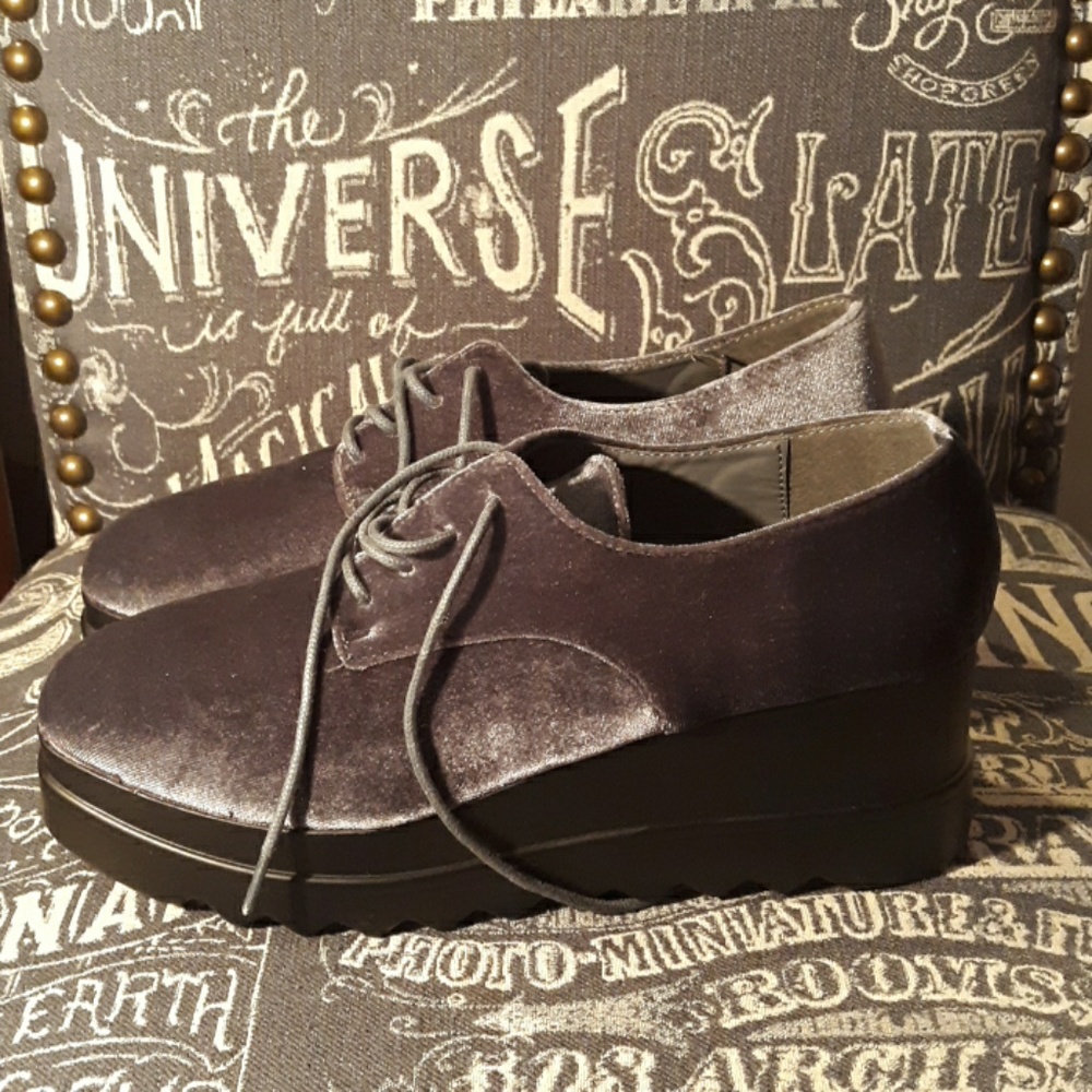 FOREVER 21 SUEDE PLATFORMS SZ 8